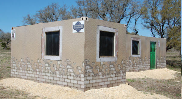 Single unit containers with facades create restaurants in this MOUT village. Single unit containers with facades create restaurants in this MOUT village.