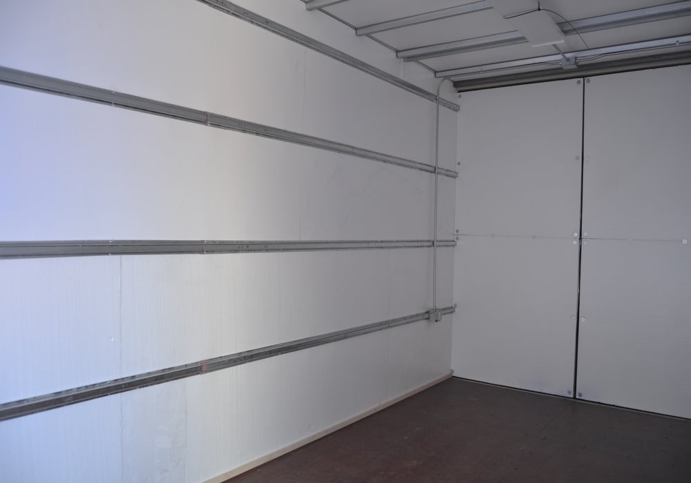 40_ft_climate_controlled_container_with_personnel_door_interior