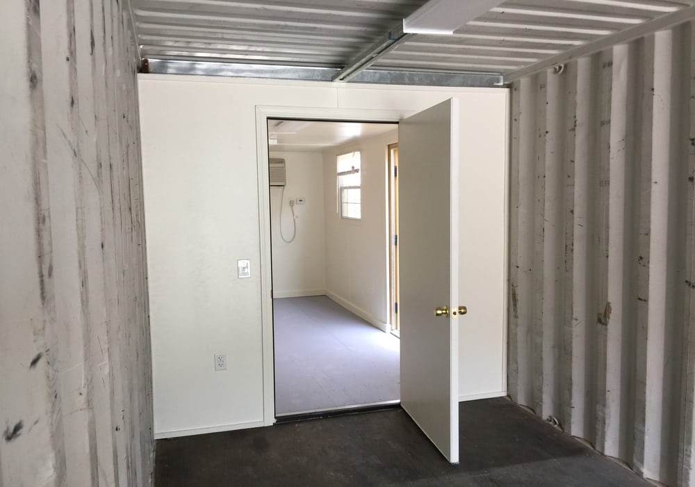 40_ft_work_and_store_office_space_interior