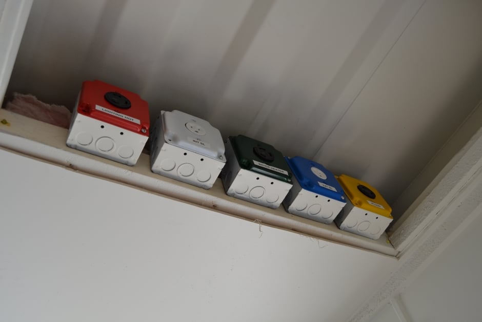 Multi-Container Crossover Electrical