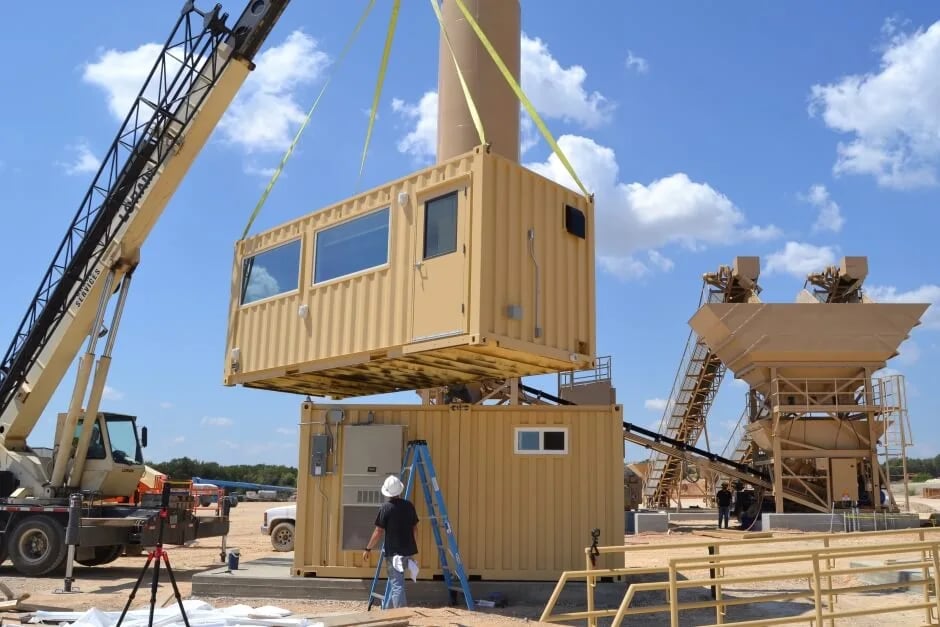 Stacking-shipping-containers