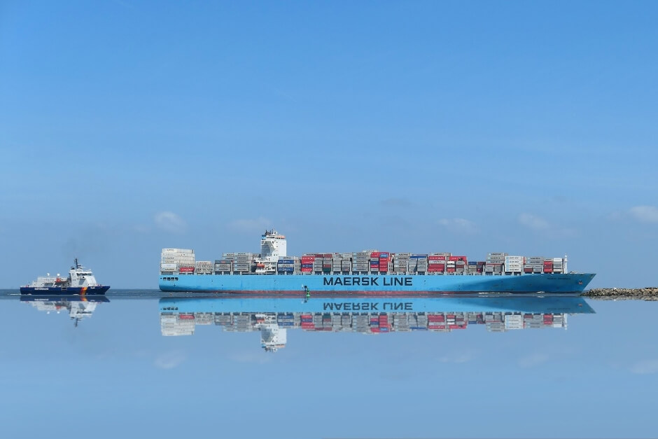 cargo ship maersk line with shipping containers