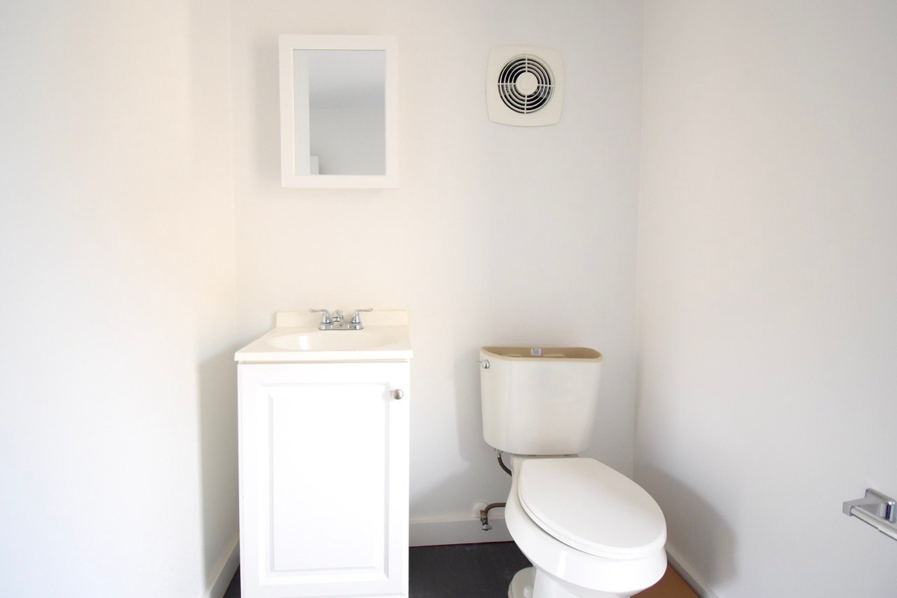 Half-bath-universal-pic Large