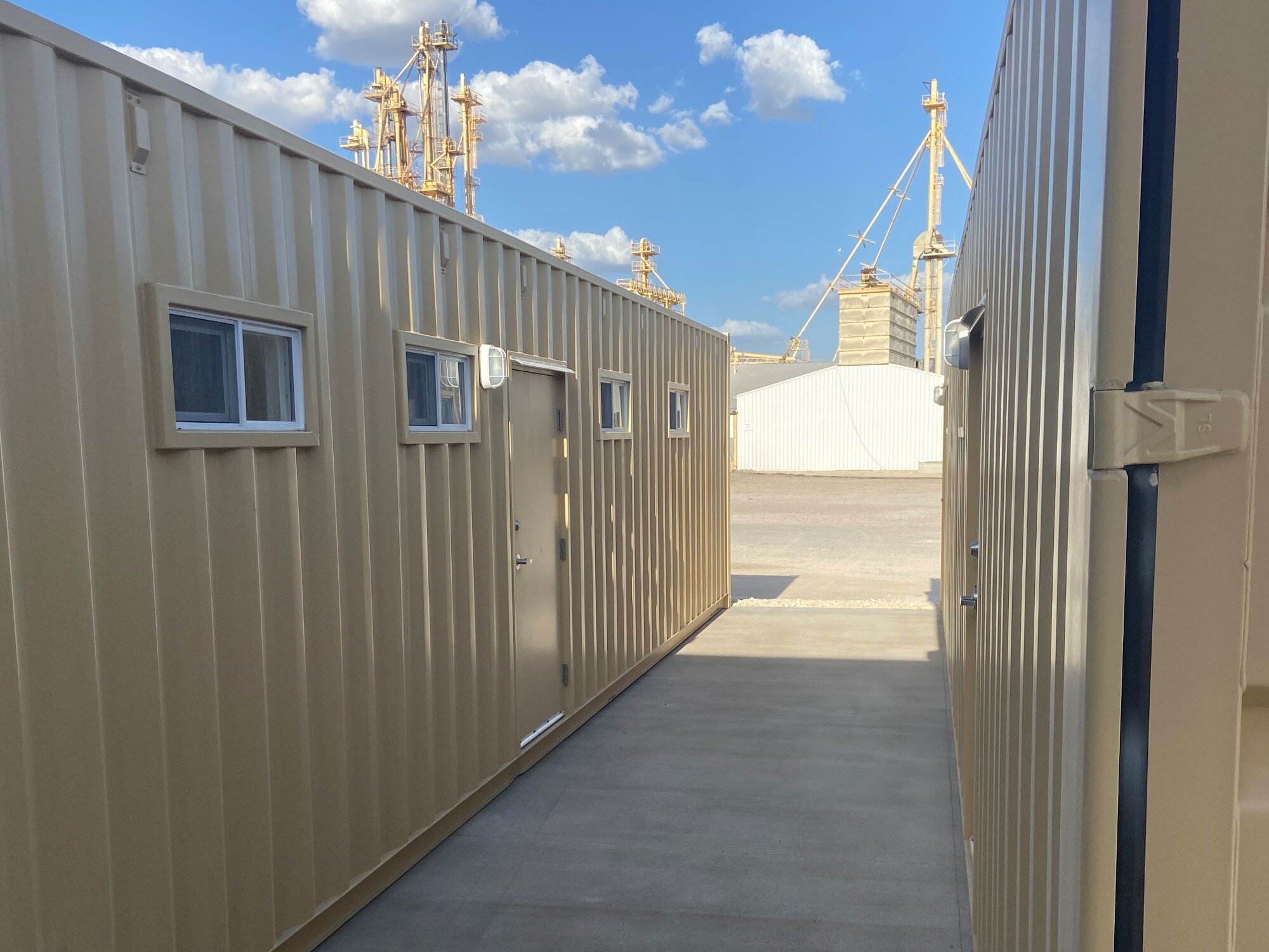 hi pro mill container locker rooms