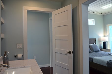 shipping_container_apartment_bathroom