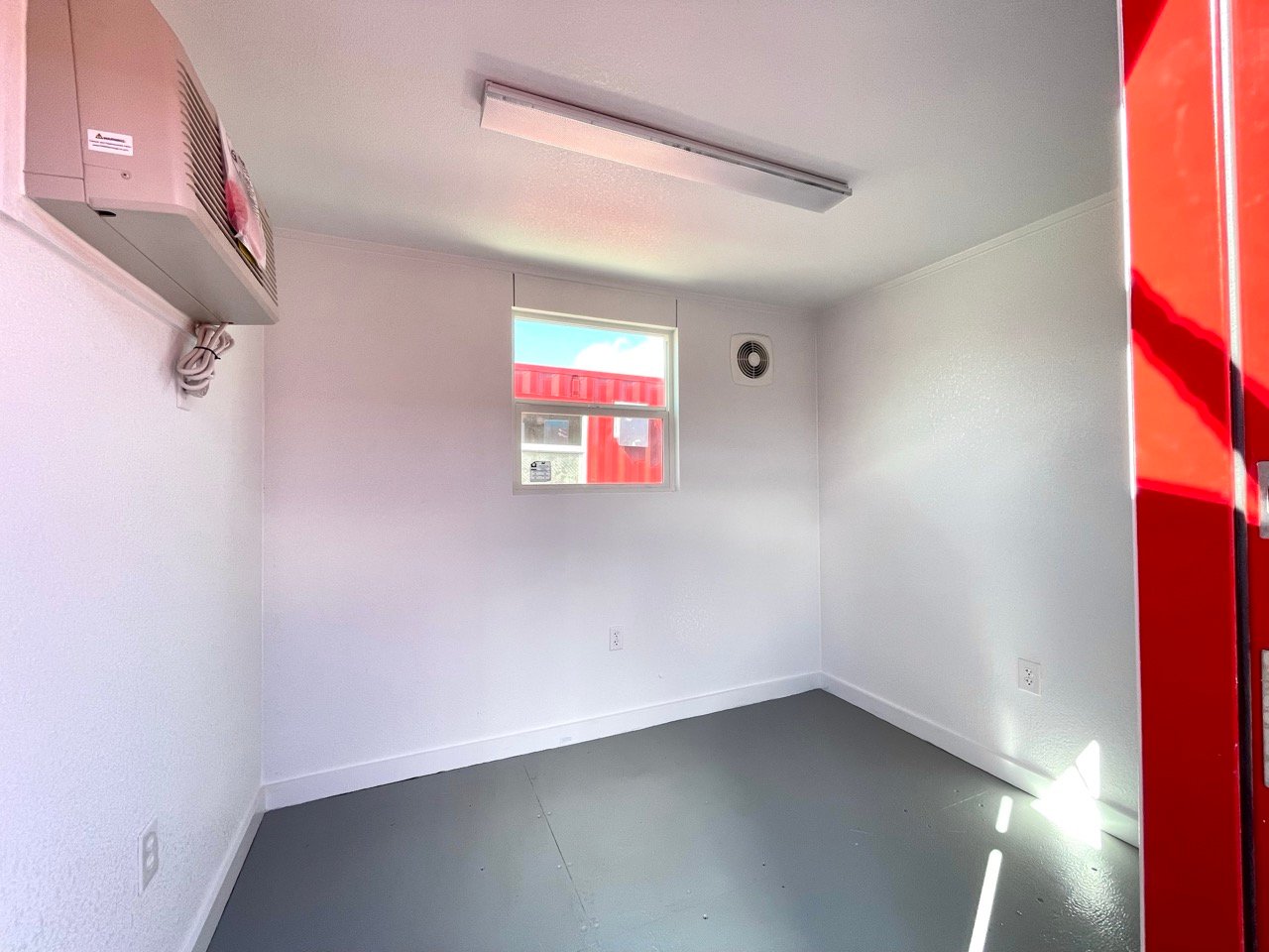 10ft-workspace-interior