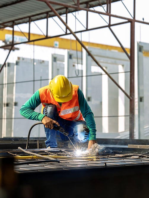construction_worker_welding_site-v2