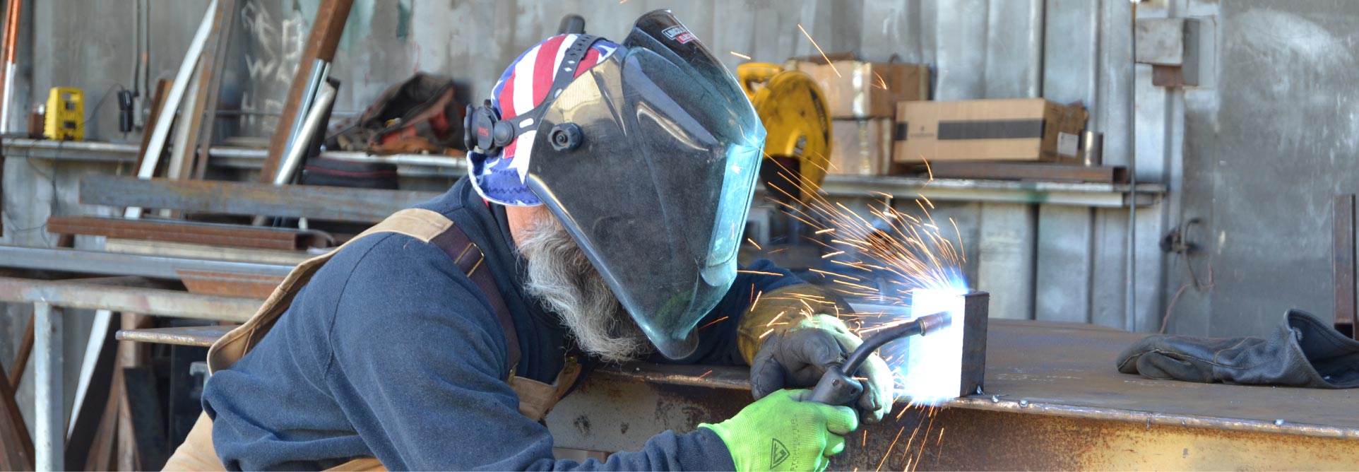 home_careers_welder