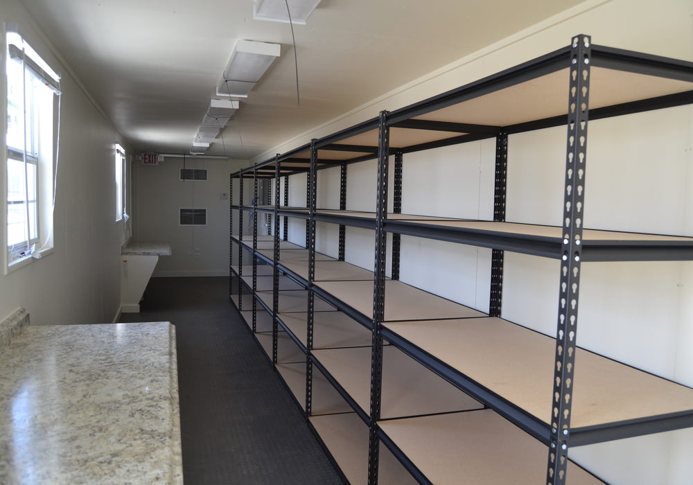 tool_room_with_shelving